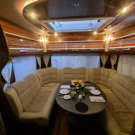 Klimatisierter Caravan Mit Umzaeuntem Stellplatz * Untergriesbach